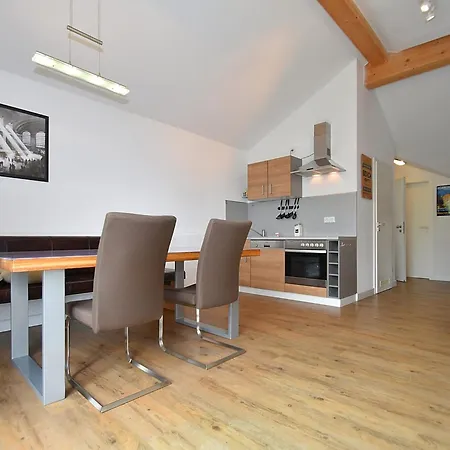 2 Separate Mit Balkon An Der Skipiste